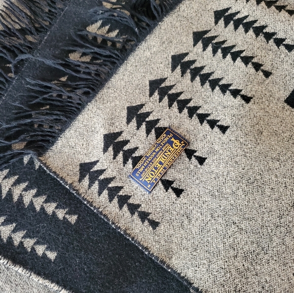 Pendleton Portland Collection Harding Scarf - Picture 3 of 5